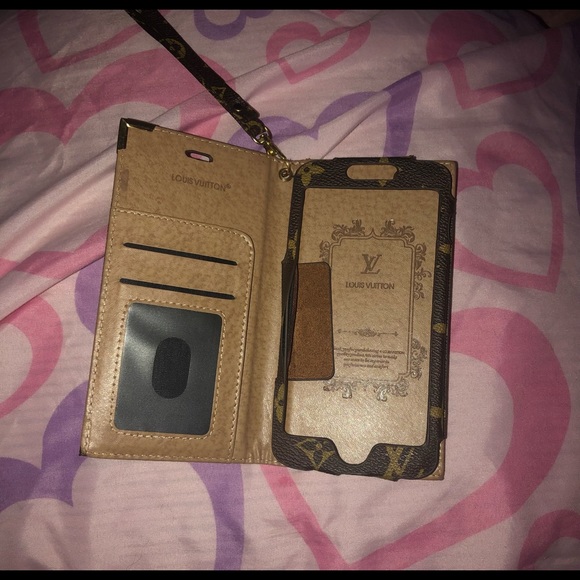 LOUIS VUTTON phone case - Picture 2 of 2